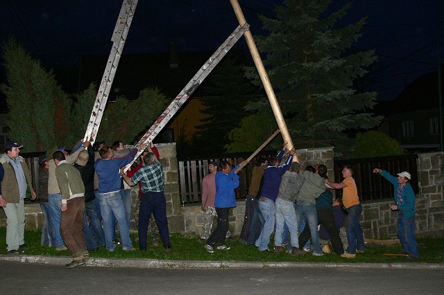 Stavanie mája 30. 4. 2008