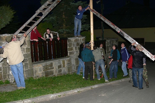 Stavanie mája 30. 4. 2008