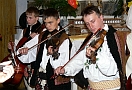 Počas omše zahrala aj mladá goralská muzika, Hladovka, 7. máj 2006