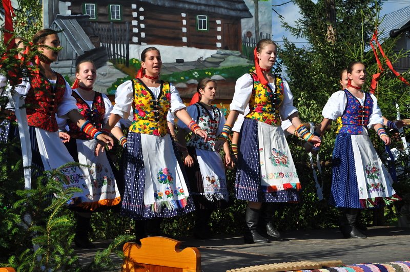 Tanečnice FS Skorušina z Liesku, 14. 8. 2011
